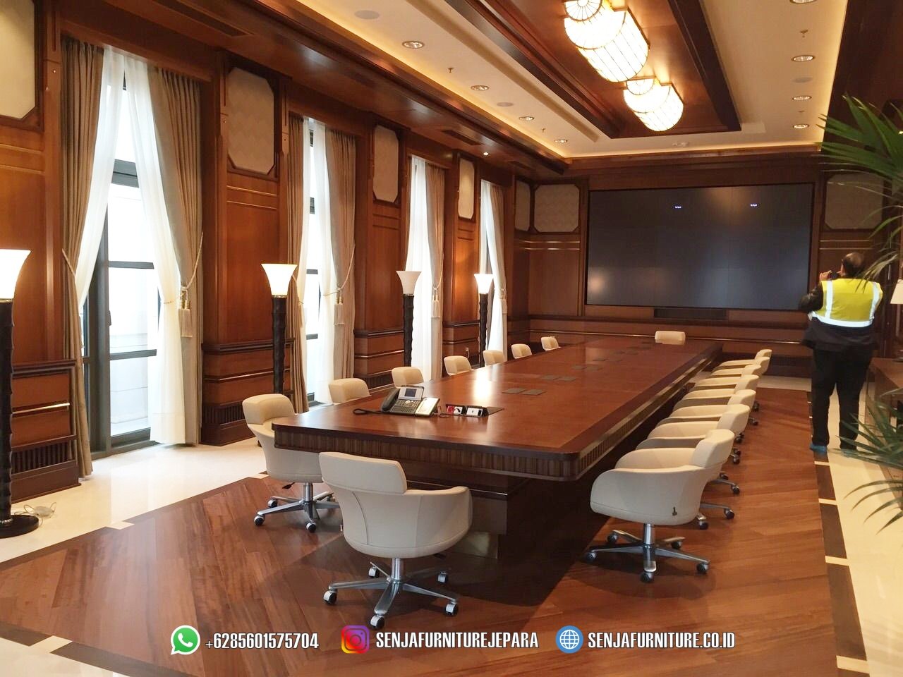 Harga Meja Rapat Kantor Kayu Jati Solid Minimalis Bali Meja Rapat Kantor, Meja Meeting Kantor, Meja Meeting Klasik, Meja Rapat Klasik, Meja Rapat Kayu Jati, Meja Rapat Mewah, Meja Meeting Kayu Jati, Meja Rapat Bundar, Meja Rapat Minimalis, Meja Rapat HPL, Meja Rapat Pimpinan, Meja Rapat Ukir Jepara, Meja Rapat Oval, Interior Ruang Rapat