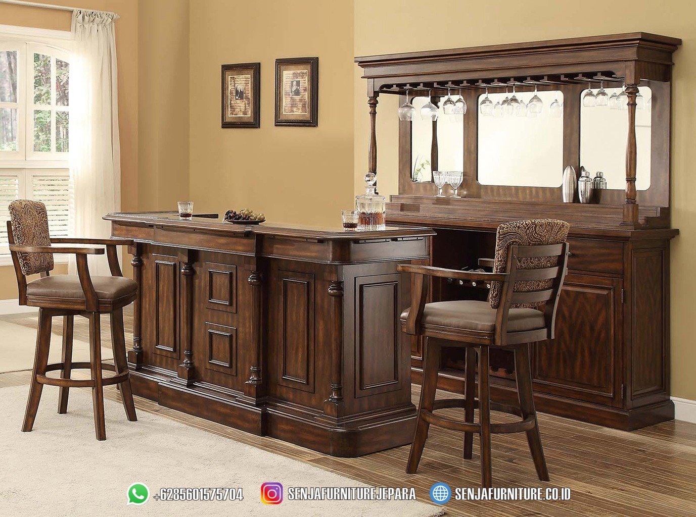 Gambar Meja Bar Klasik Minimalis untuk Cafe & Restoran Meja Bar Klasik, Meja Bar Mewah, Meja Bar Ukir, Meja Bar Kayu Jati, Meja Bar Klub, Meja Bar Restoran, Desain Meja Bar, Meja Bar Lounge, Interior Meja Bar
