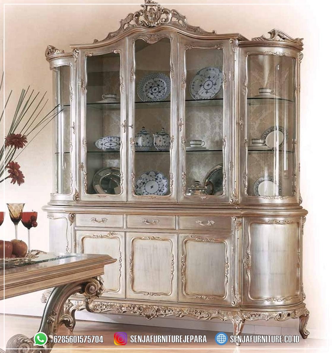 Golden Lemari Hias Kaca Ruang Tamu 5 Pintu Versailles Lemari Hias Kaca, Lemari Hias Klasik, Lemari Hias Mewah, Lemari Hias Ruang Tamu, Lemari Hias Kayu Jati, Lemari Hias Minimalis, Lemari Hias Sudut, Lemari Hias TV, Bufet Lemari Hias, Model Lemari Sudut, Lemari Hias Terbaru